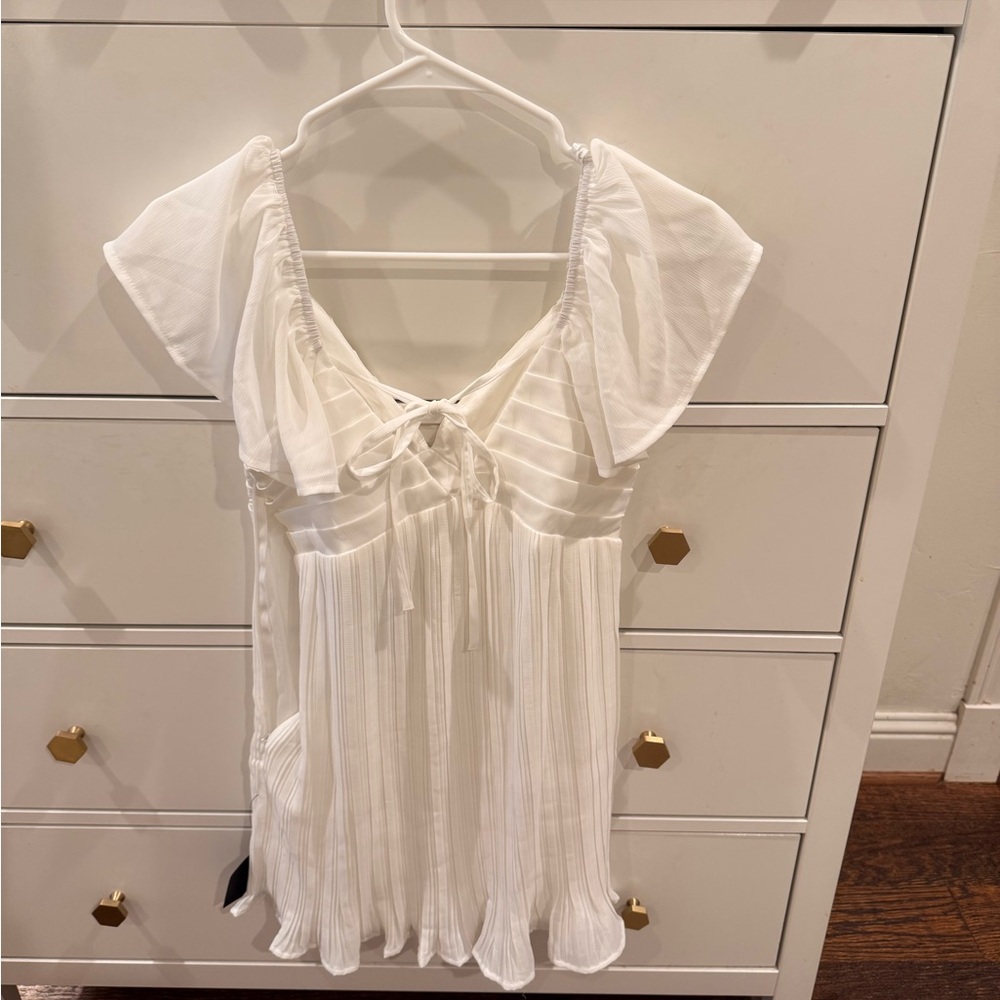 White Ruffled V-Neck Dress - Picture 2 of 3